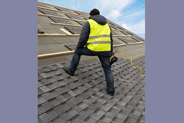 What To Look For When Hiring Residential Roofing Experts In Iowa