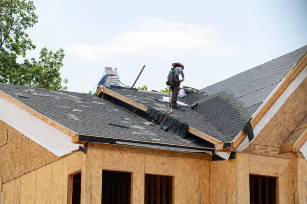 Roofing Contract In Northwest Iowa: What You Need To Know